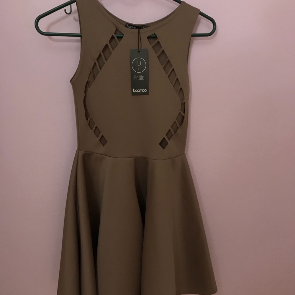 tan boohoo scuba dress